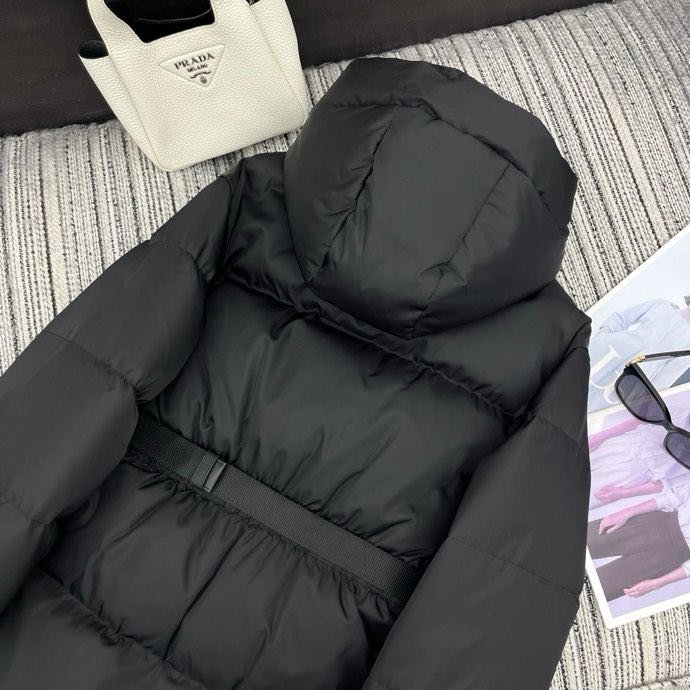 Пуховик с капюшоном женский фото 9