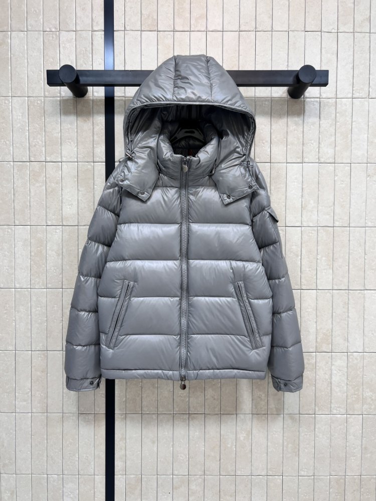Down jacket from hood