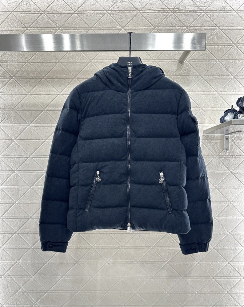 Down jacket from hood