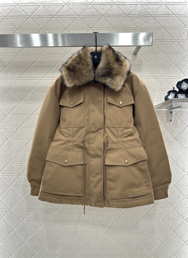 Пуховик з капюшоном