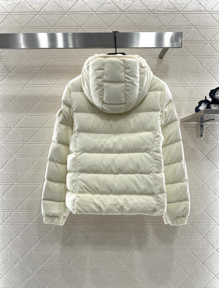 Down jacket from hood фото 2