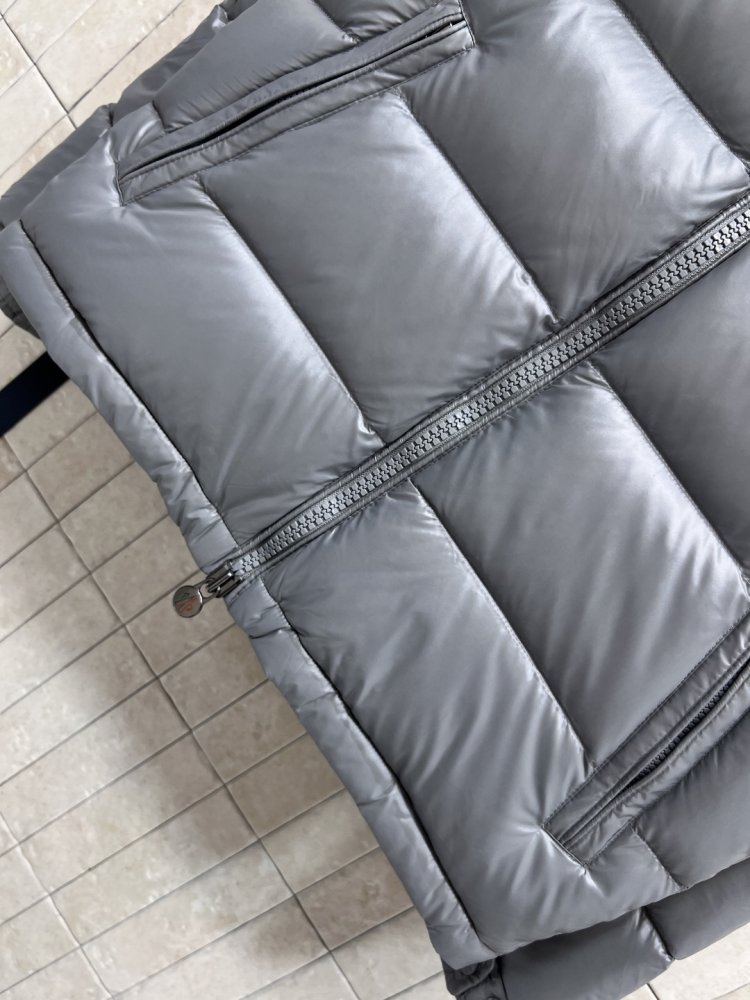 Down jacket from hood фото 3