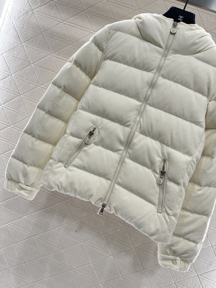 Down jacket from hood фото 4