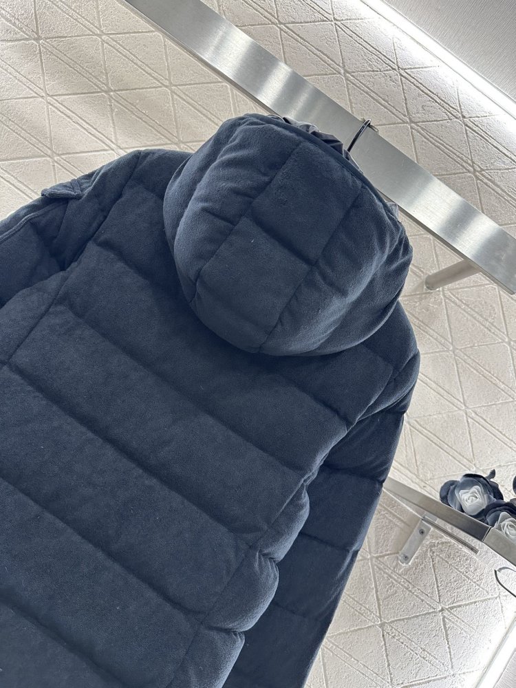 Down jacket from hood фото 4