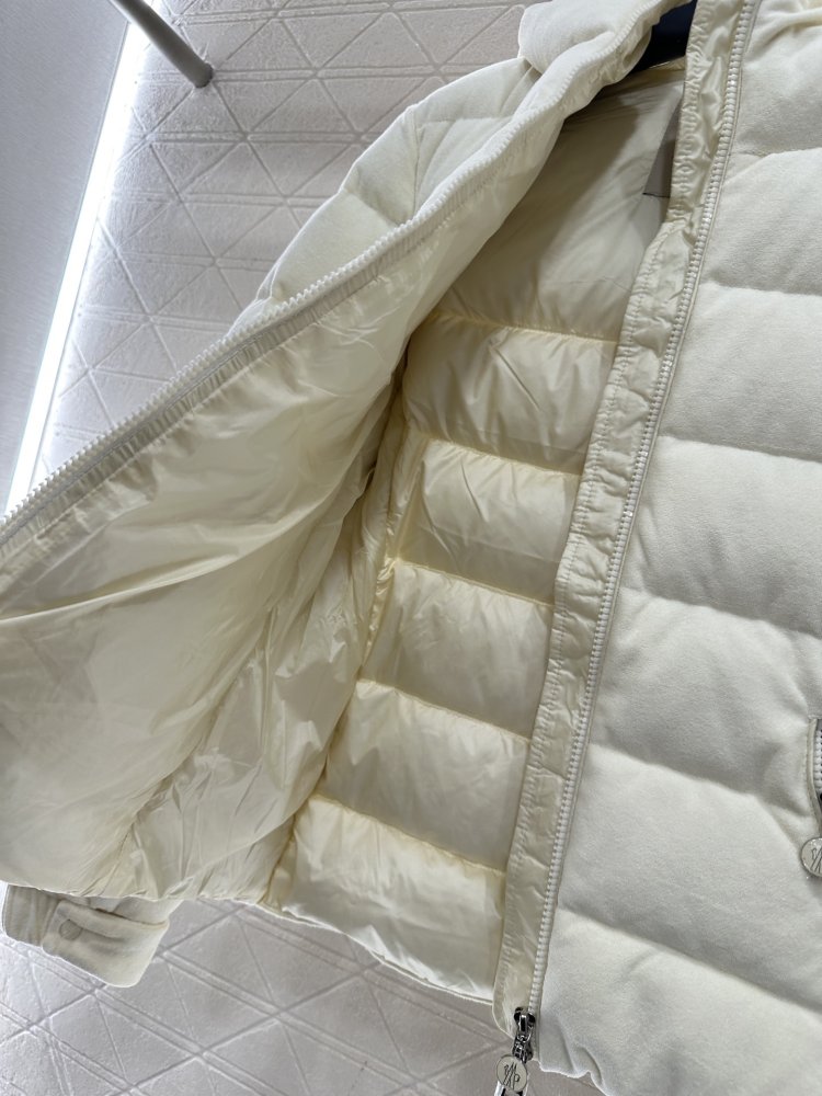 Down jacket from hood фото 7