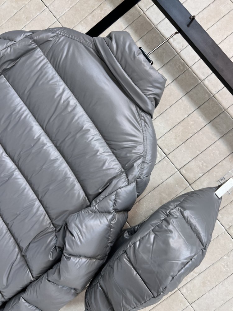 Down jacket from hood фото 8