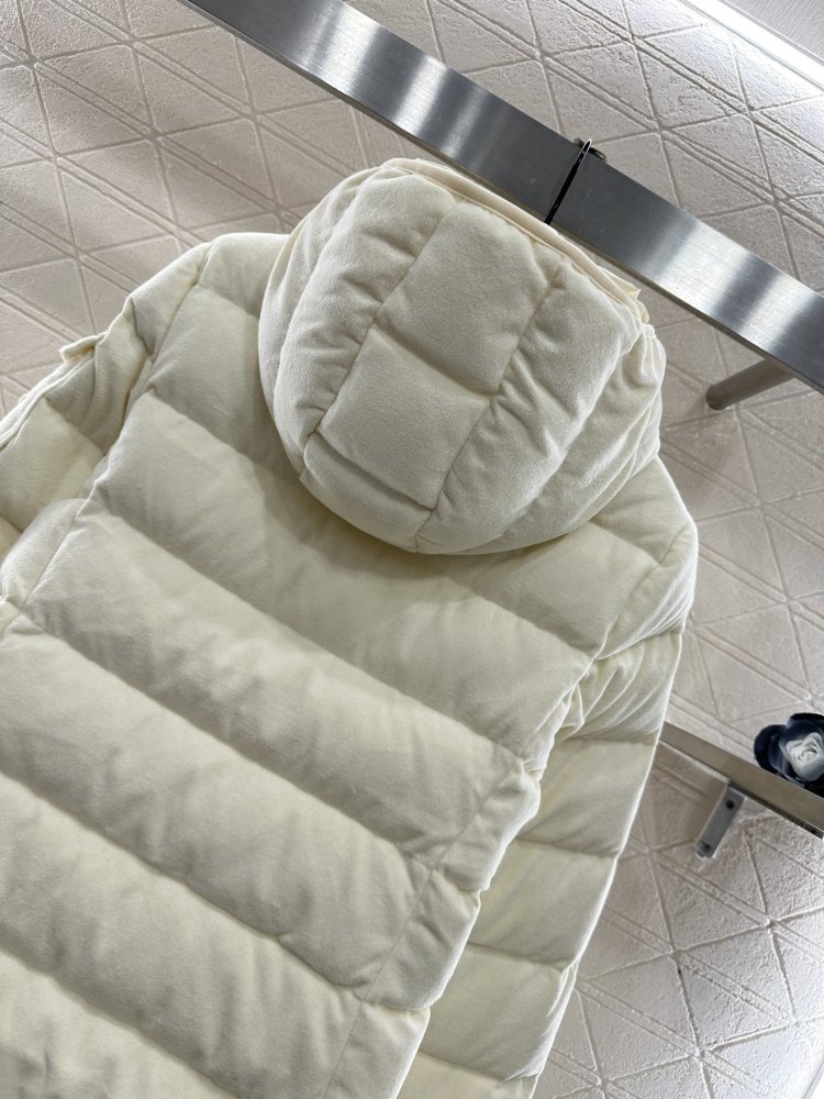 Down jacket from hood фото 8