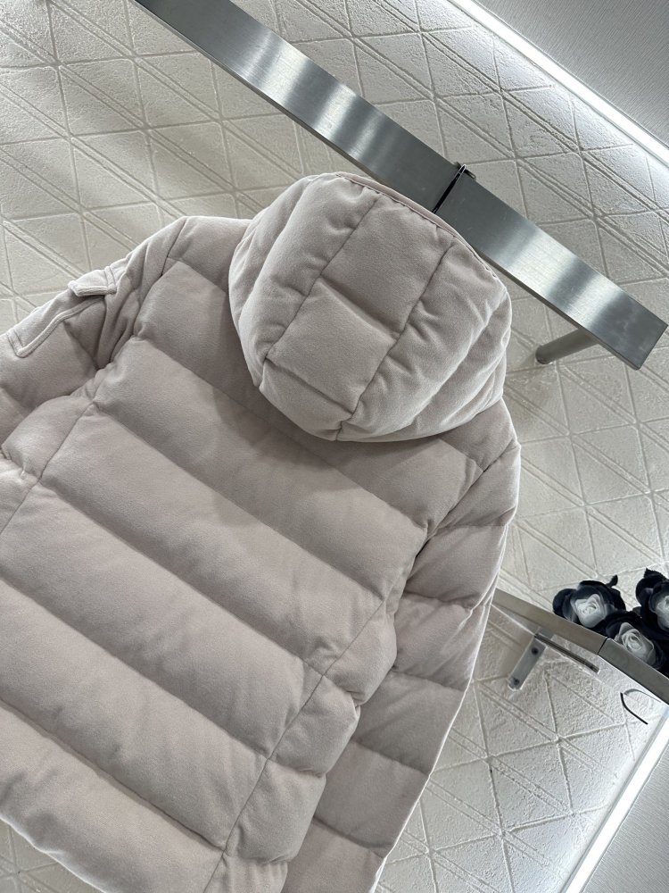 Down jacket from hood фото 8