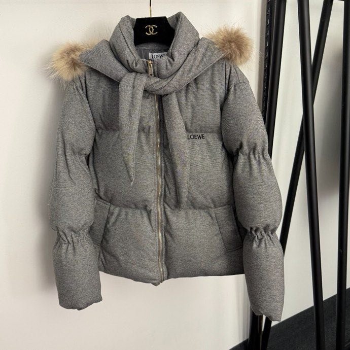 Down jacket from fur collar