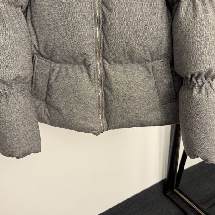 Down jacket from fur collar фото 3