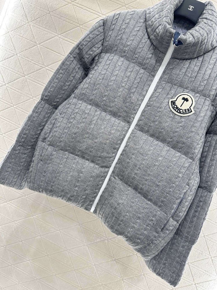 Down jacket from тисненым collar-reception фото 5