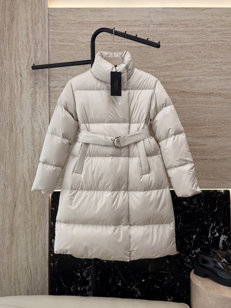 Пуховик з коміром стійкою і довгими рукавами