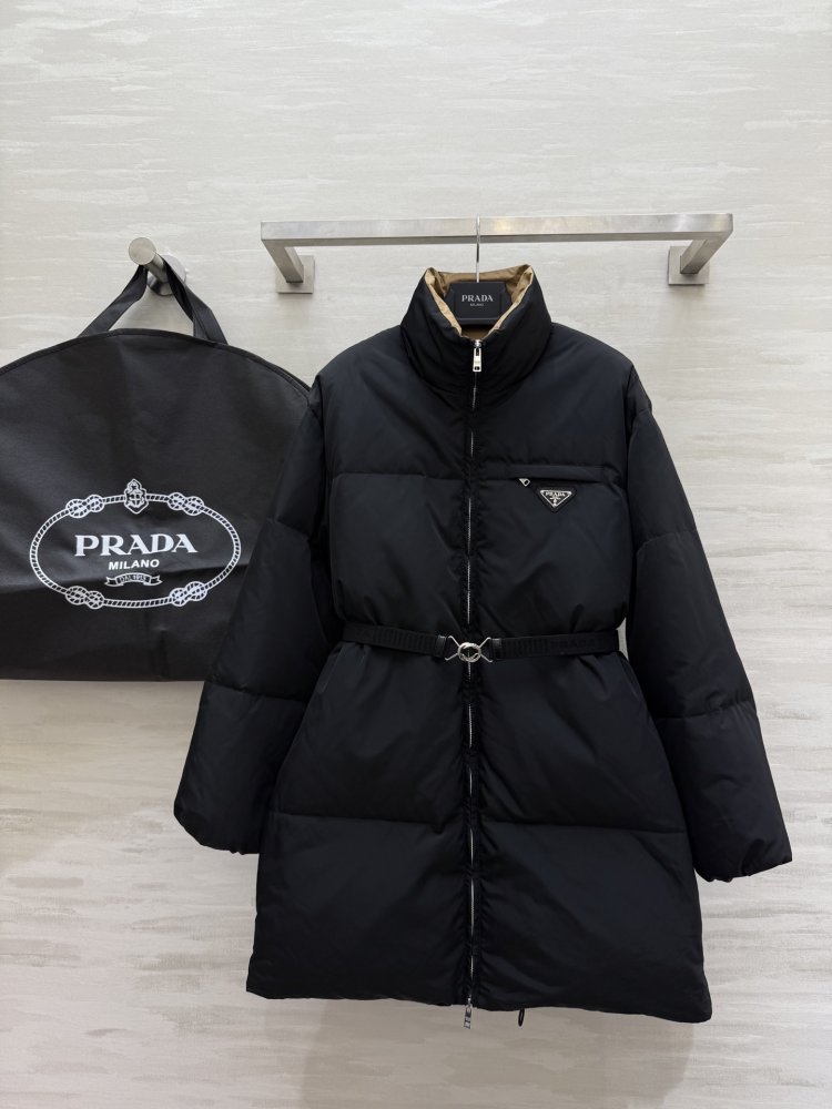 Пуховик средней длины с воротником стойкой