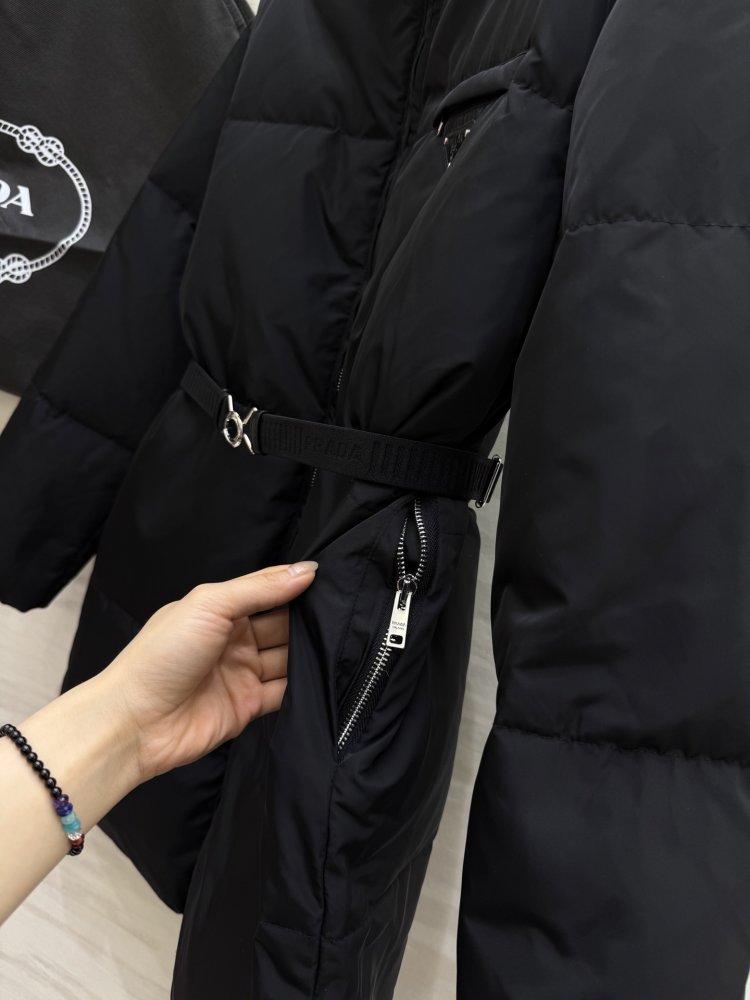 Пуховик средней длины с воротником стойкой фото 5