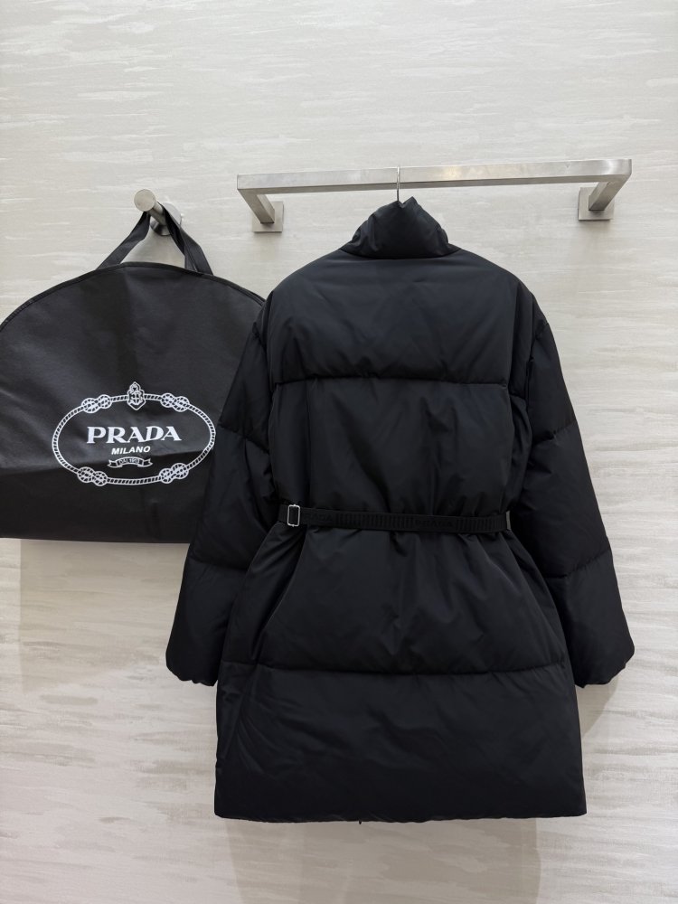 Пуховик средней длины с воротником стойкой фото 9