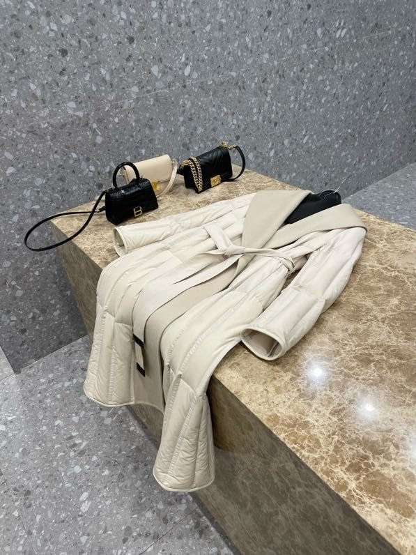 Down jacket female Ivory White фото 2
