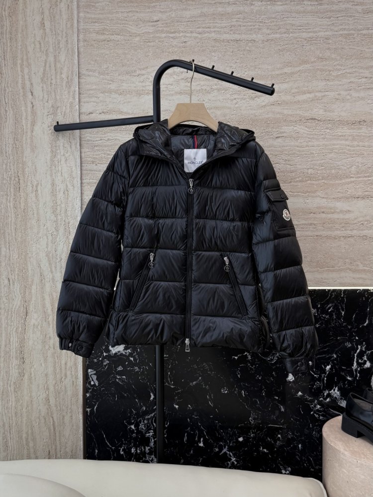 Пуховик женский с капюшоном