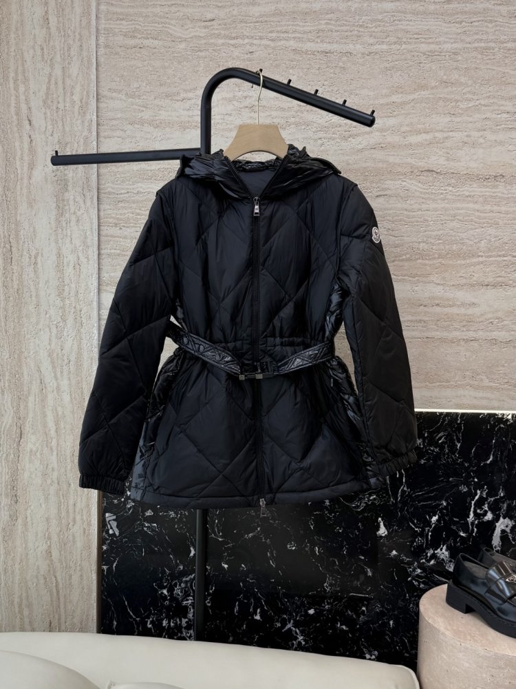 Пуховик женский с капюшоном