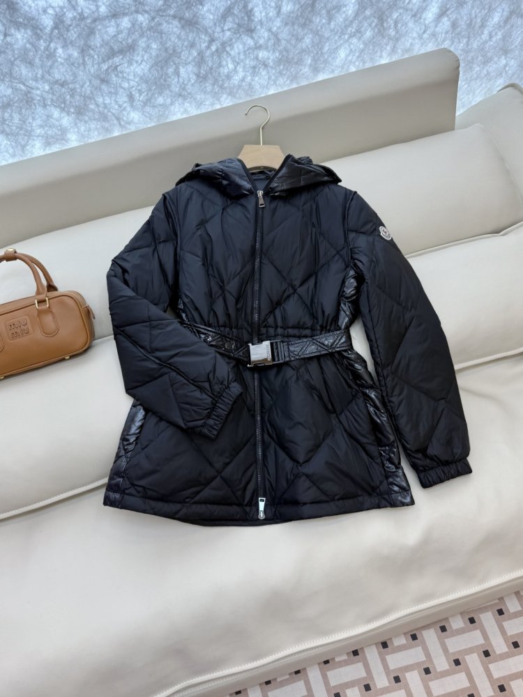 Пуховик женский с капюшоном фото 3