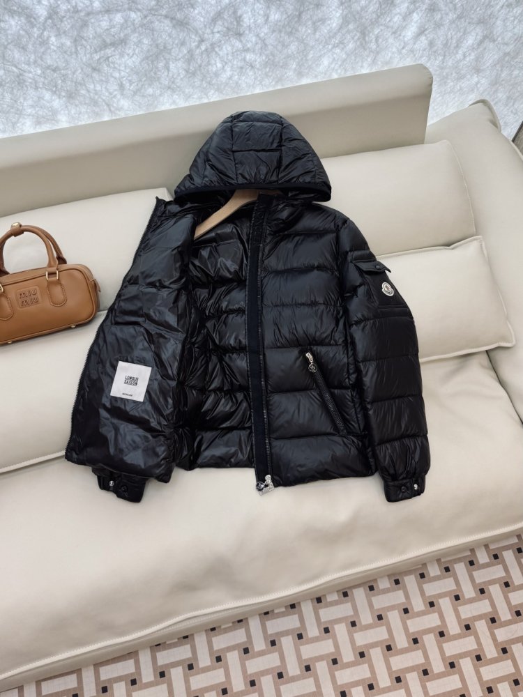 Пуховик женский с капюшоном фото 4