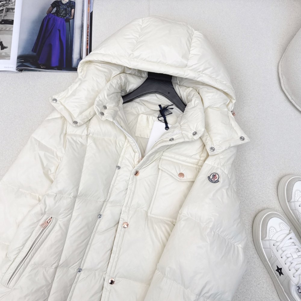 Пуховик женский с капюшоном фото 5