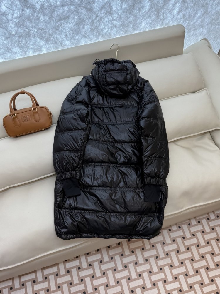 Пуховик женский с капюшоном фото 5