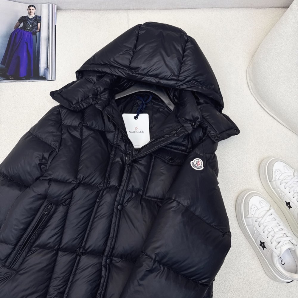 Пуховик женский с капюшоном фото 6