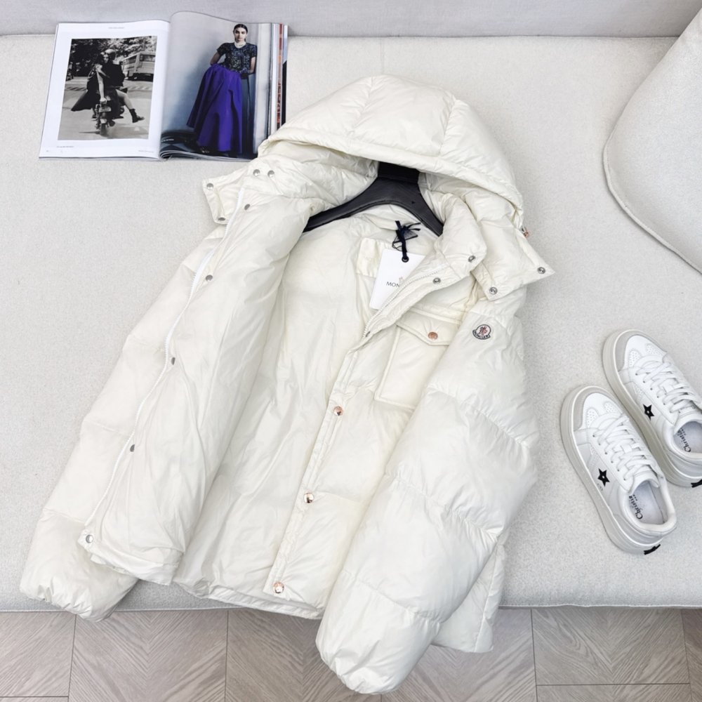 Пуховик женский с капюшоном фото 7