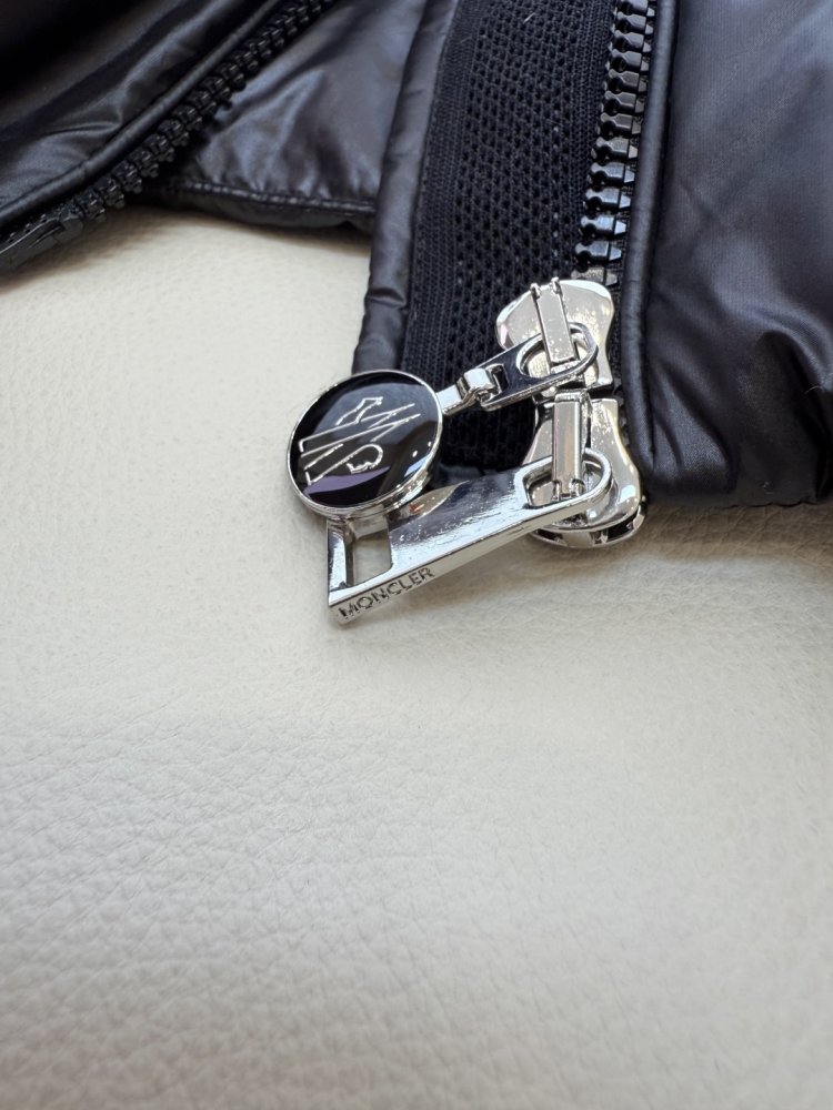 Пуховик женский с капюшоном фото 7