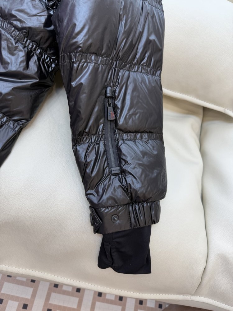 Пуховик женский с капюшоном фото 7