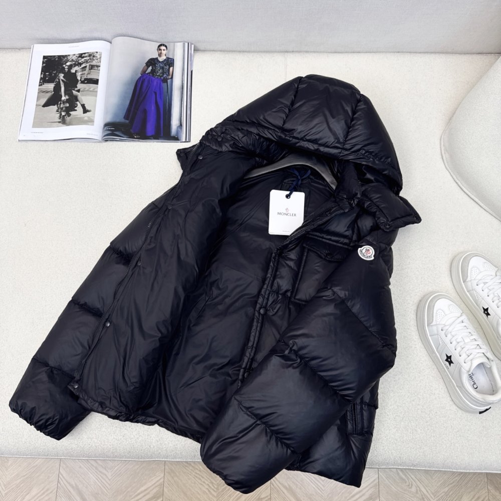 Пуховик женский с капюшоном фото 8