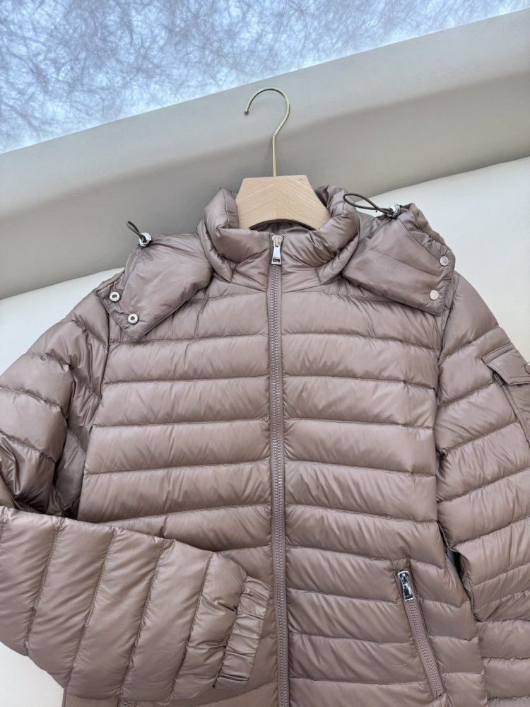 Пуховик женский с капюшоном фото 8