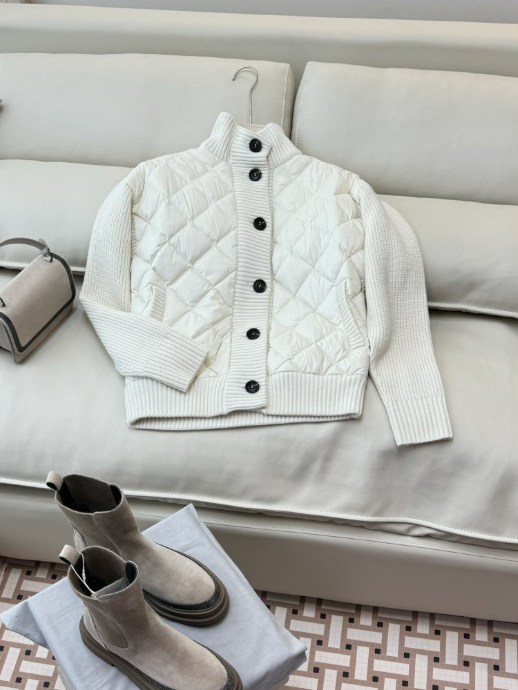 Пуховик женский с кашемировыми рукавами фото 3