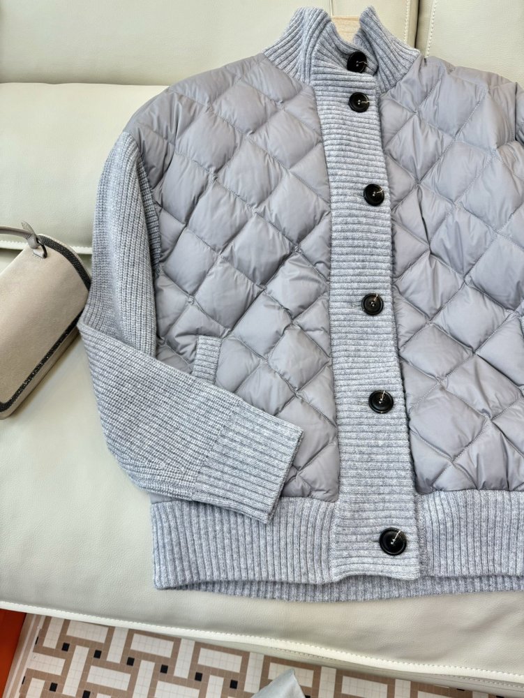 Down jacket female from кашемировыми sleeves фото 8