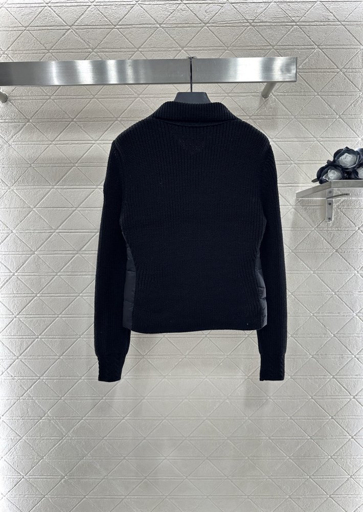 Пуховик женский с шерстяными рукавами фото 2