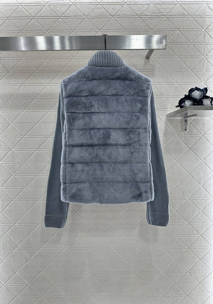 Пуховик женский с шерстяными рукавами фото 2