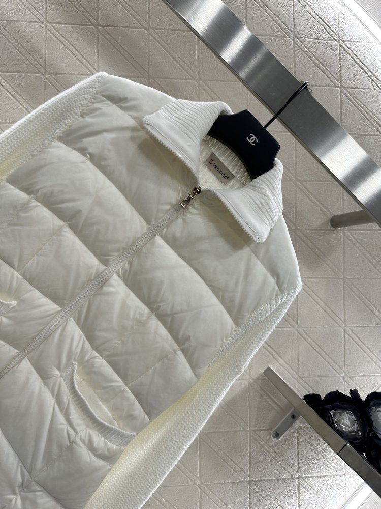 Пуховик женский с шерстяными рукавами фото 3