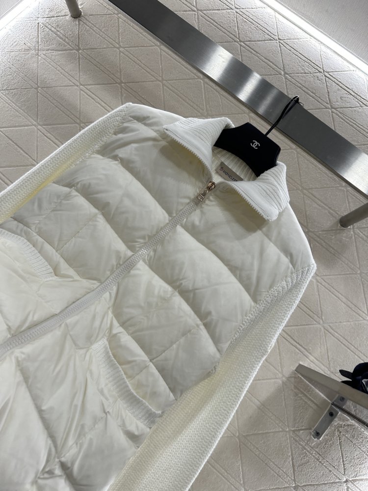 Пуховик женский с шерстяными рукавами фото 7