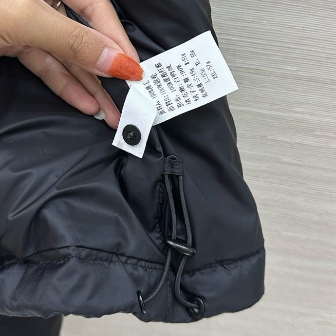 Пуховик женский с сумкой фото 3