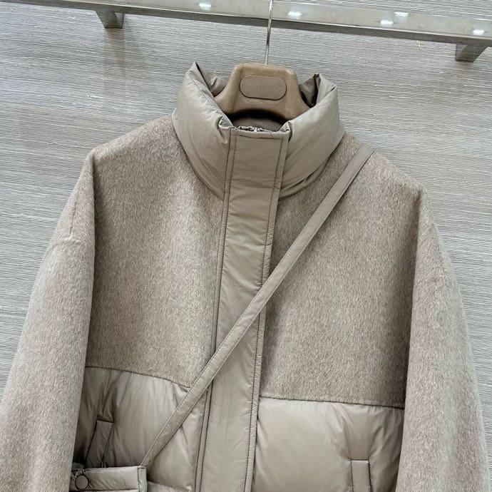 Пуховик женский с сумкой фото 3