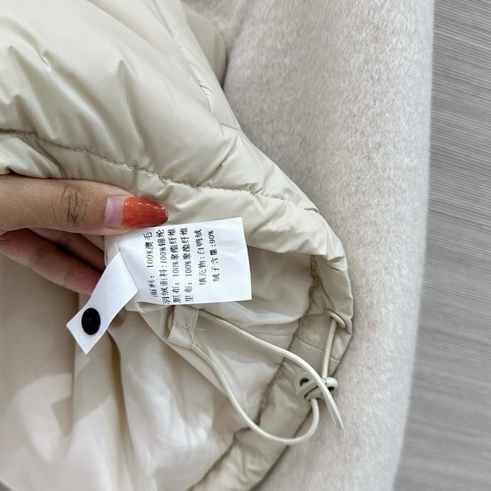 Пуховик женский с сумкой фото 4