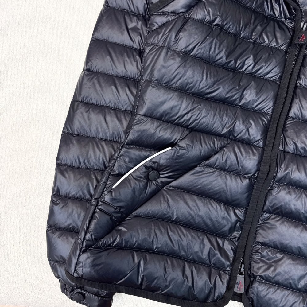 Down jacket female with removable sleeves фото 6