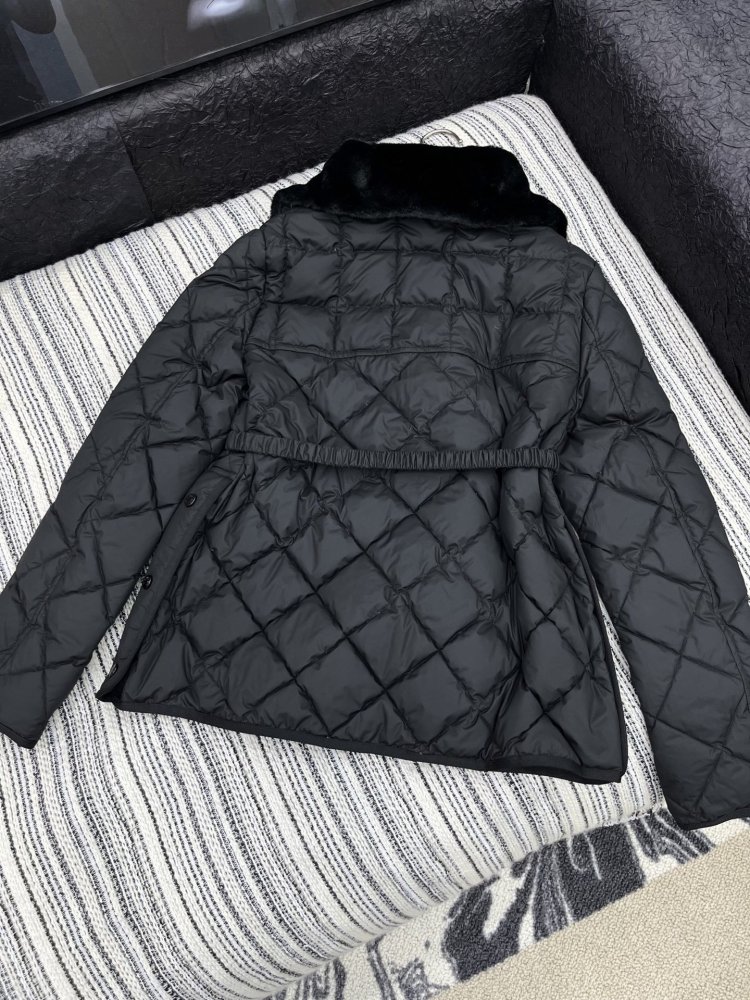 Пуховик жіночий зі съёмным хутряним коміром фото 5