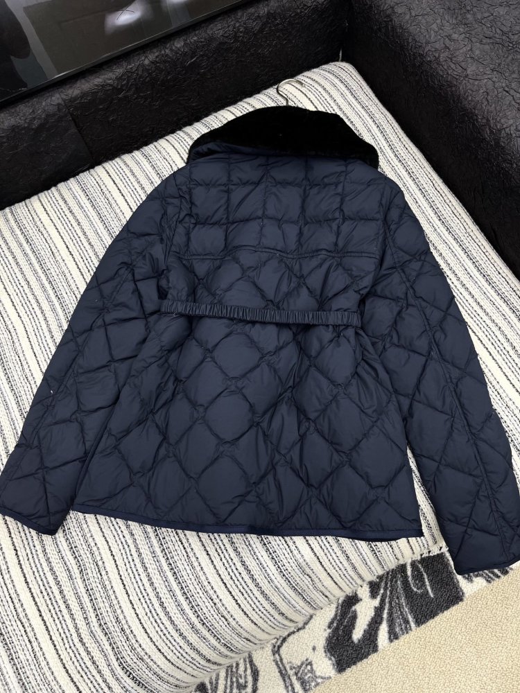 Пуховик жіночий зі съёмным хутряним коміром фото 6