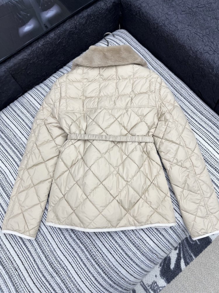 Пуховик жіночий зі съёмным хутряним коміром фото 7