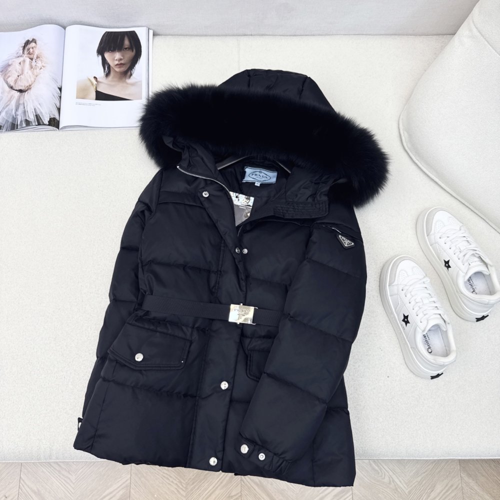 Down jacket female, collar hood of fox fur фото 2