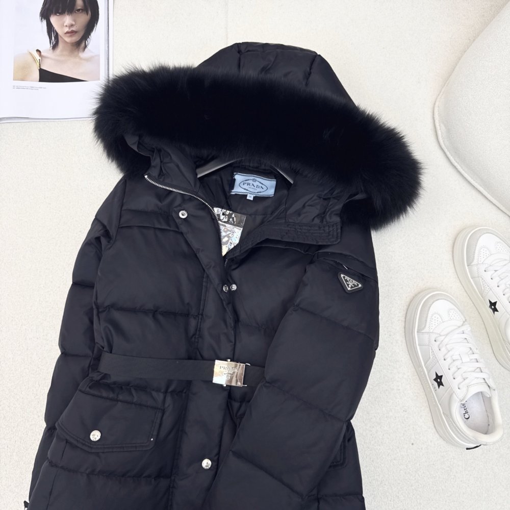 Down jacket female, collar hood of fox fur фото 3