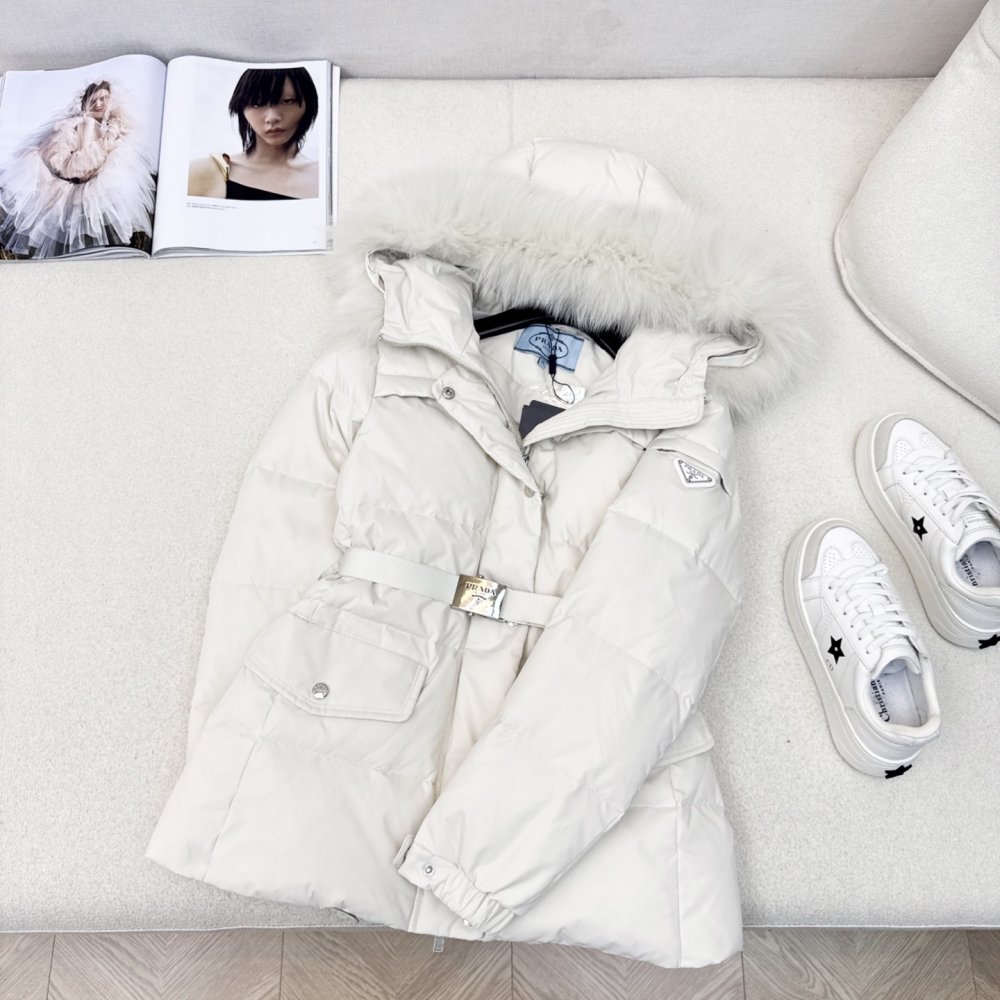 Down jacket female, collar hood of fox fur фото 5