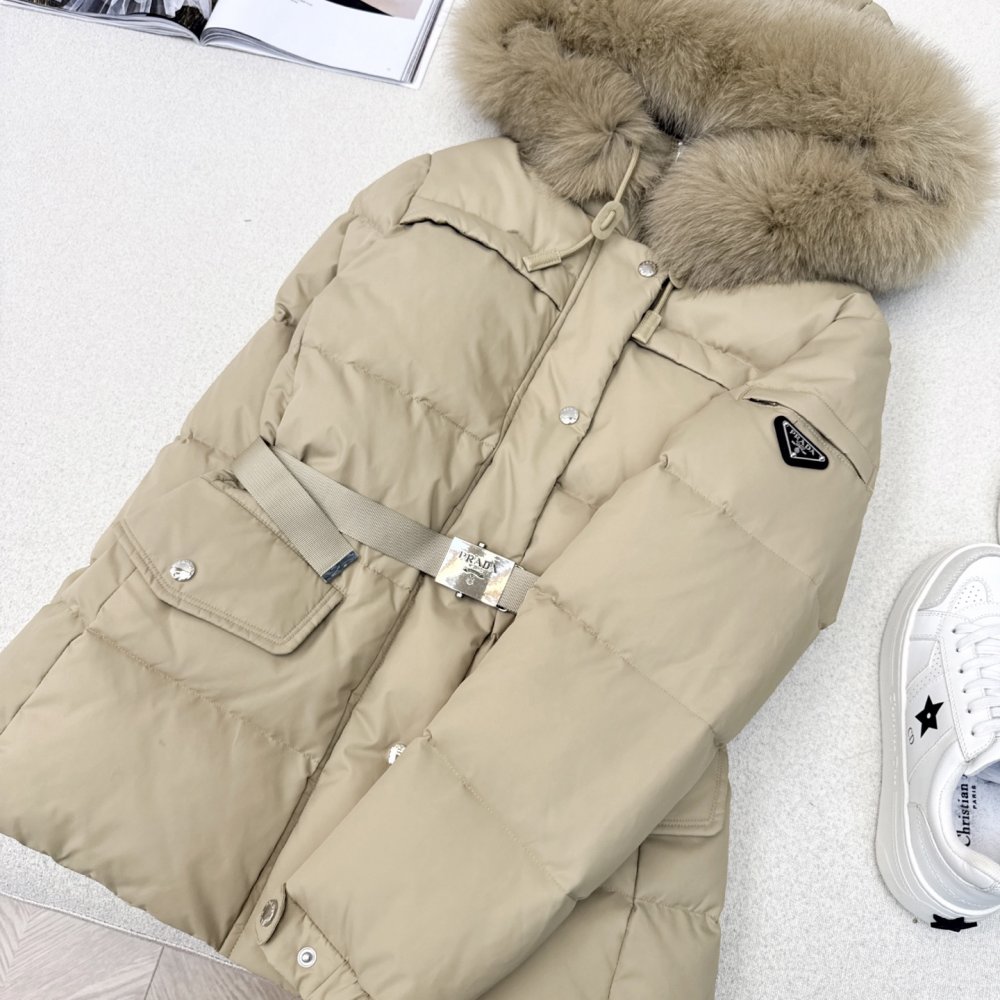 Пуховик женский, воротник капюшона из лисьего меха фото 5