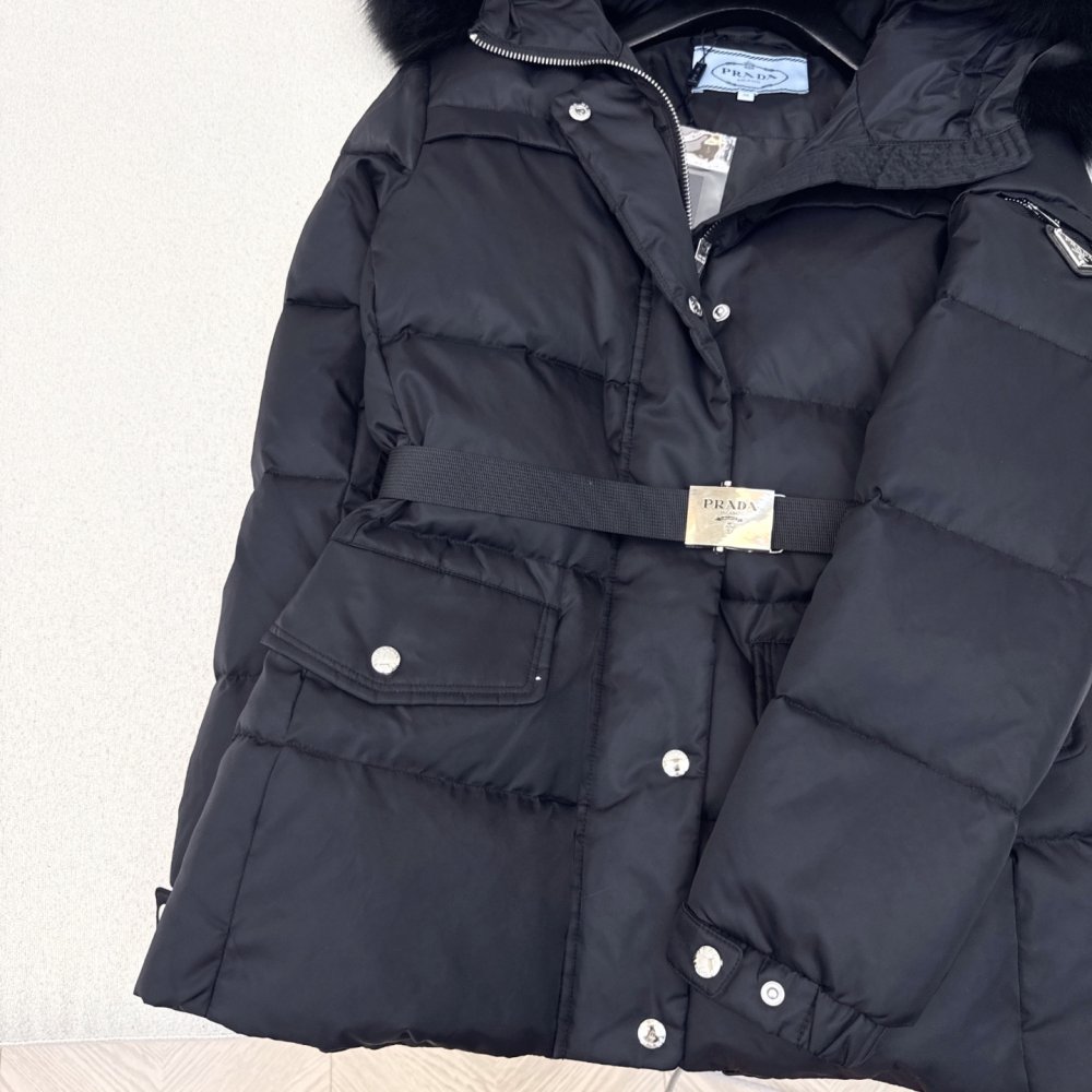 Down jacket female, collar hood of fox fur фото 5